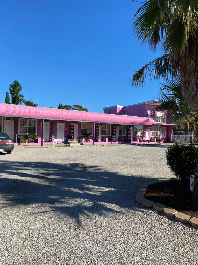 Paddle Steamer Motel Swan Hill Exterior photo