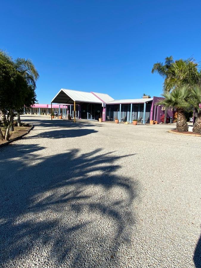 Paddle Steamer Motel Swan Hill Exterior photo