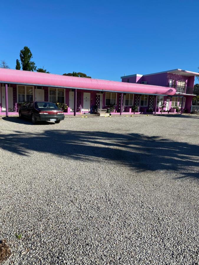 Paddle Steamer Motel Swan Hill Exterior photo