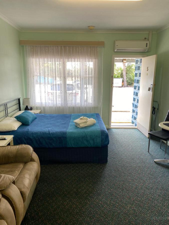 Paddle Steamer Motel Swan Hill Exterior photo